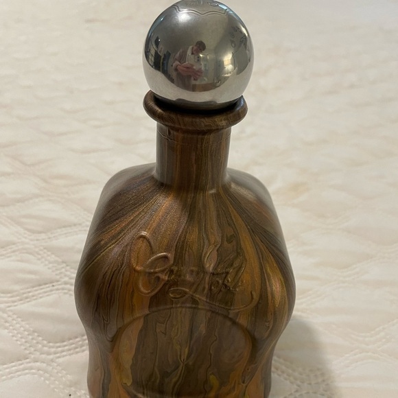 Unique acrylic poured tequila bottle - Picture 5 of 7